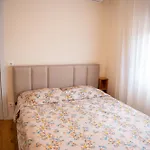 Centre Lions Gate 4 *