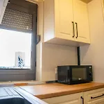 Centre Lions Gate 4 *