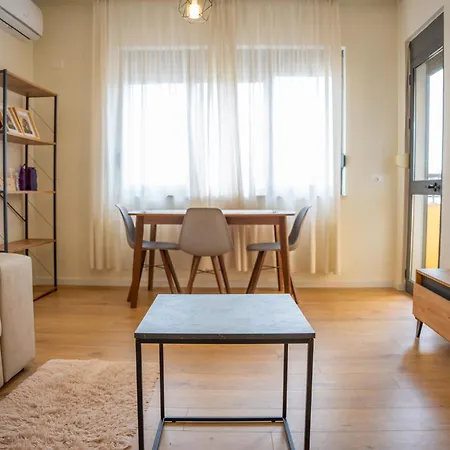 Centre Lions Gate 4 Tirana