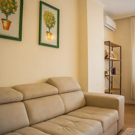 Апартаменты Centre Lions Gate 4 Тирана