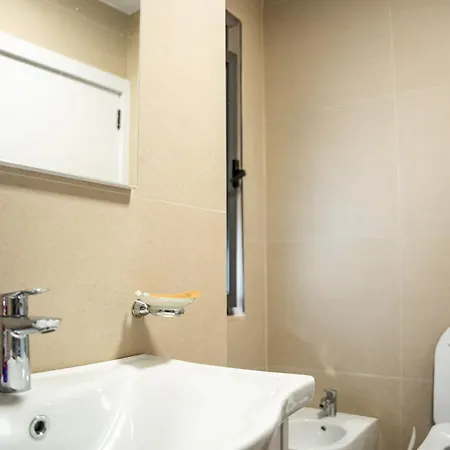 Апартаменты Centre Lions Gate 4