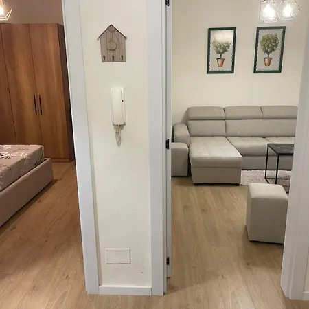 Centre Lions Gate 4 * Tirana