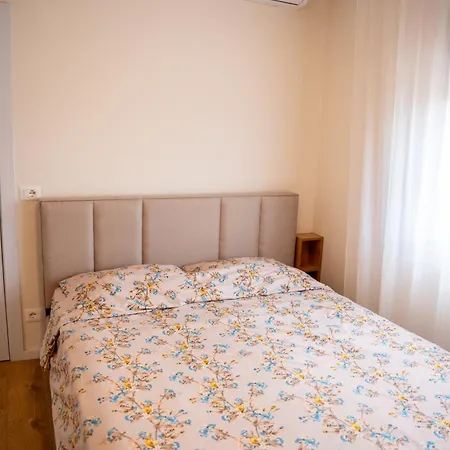 Centre Lions Gate 4 *